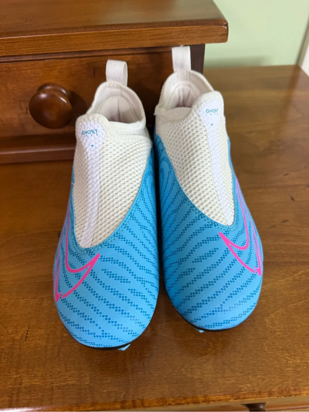 Nike Phantom GX2 academy, ghost lace FG/MG youth soccer cleats 2Y blue pink
